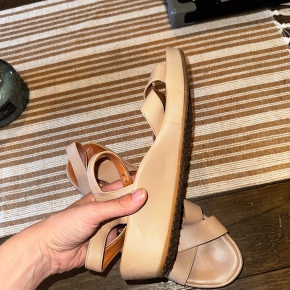 L’Amour Des Pieds CASIMIRO Leather Ankle Strap Tan Wedge Sandals Size 11 - Picture 9 of 9